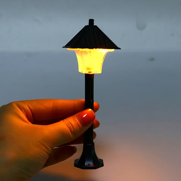 1:12 Dukkehus Miniature Park Gatelampe LED-lampe Lanternestolpe