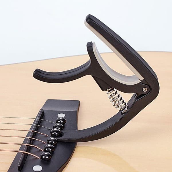 Gitarrstämningsklämma Bärbar Plast Capo Musikinstrument Fo