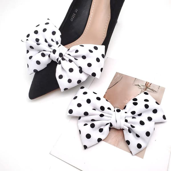 1 par eleganta bowknot-skor Spänne för kvinnor Enfärgade prickar S Black