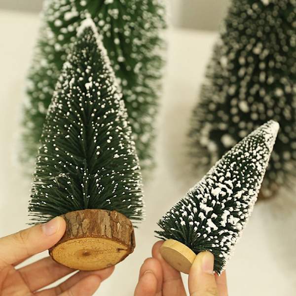 Mini Juletre Pine Flocking Stained White Cedar Desktop 15CM