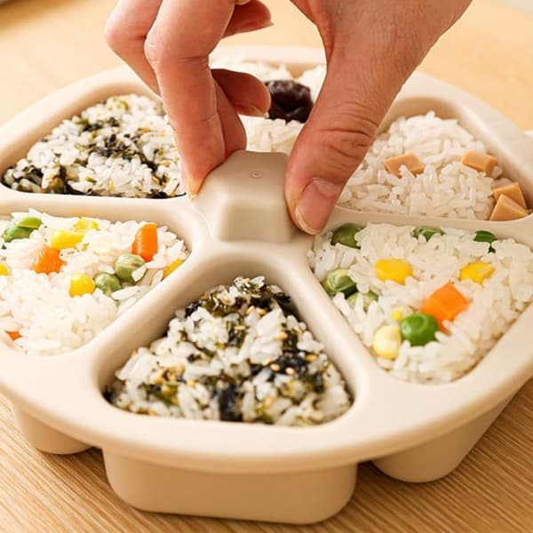 6-i-1 trekantet sushiform for risboller, non-stick Beige