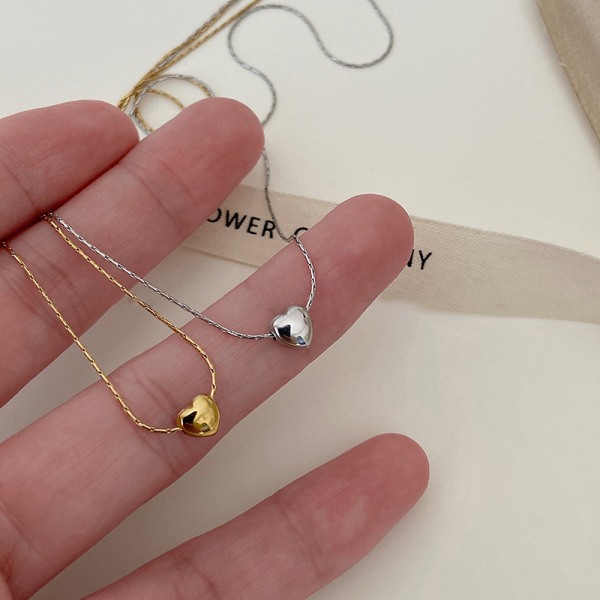 Minimalistisk kragehalskjeder for kvinner Tiny Heart LOVE Necklace Gold