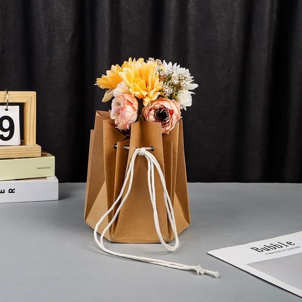 Blomsterkasser Håndfoldede Blomster Gavepose Blomsterhandler Buketpakke A4