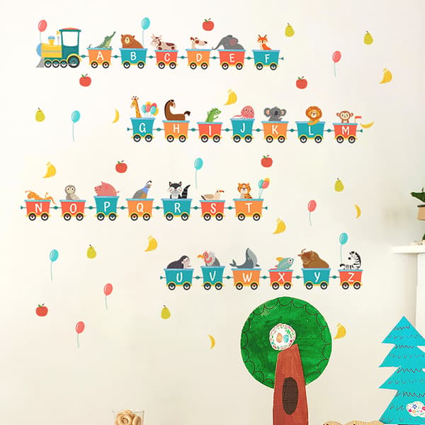 Alphabet Animals Train Varhaiskasvatuksen seinätarrat lapsille R Multicolor