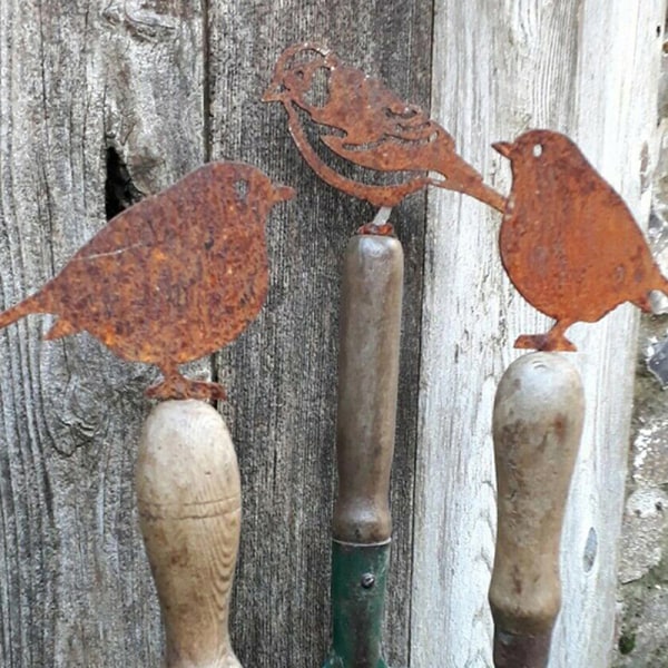 Rostig metall fågel silhuetter trädgård staket dekor hackspett Robi
