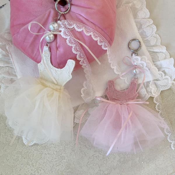 e Balletkjoleformet Nøglering Blonde Tylskørt Falsk Perle Deco A