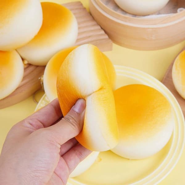 Realistinen höyrytetty pulla Squishy-lelu hitaasti nouseva Fidget-lelu A2
