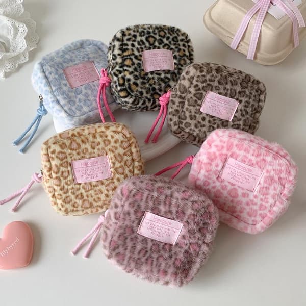 Plys kosmetiktaske med leopardprint A3