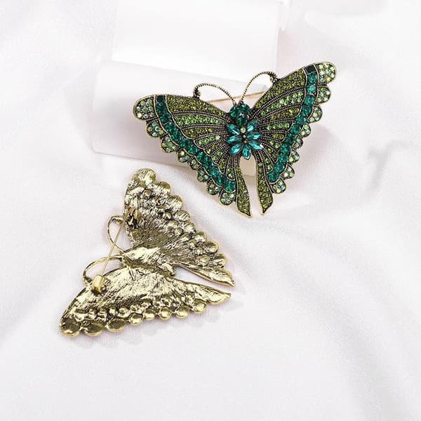 Retro innlagt Rhinestone sommerfuglbrosjer for kvinner kåpesmykke A3
