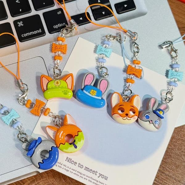 1/2 st Zootopia Nyckelring Tecknad Räv Telefon Snodd Väska Hängande A7