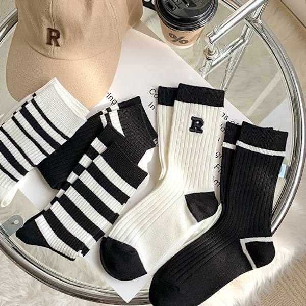 Damstrumpor Höst Enkel Casual Svart Vit Randiga Pile Socks A3