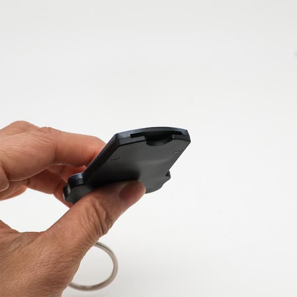 Perhosavaimenperä pullonavaaja A1
