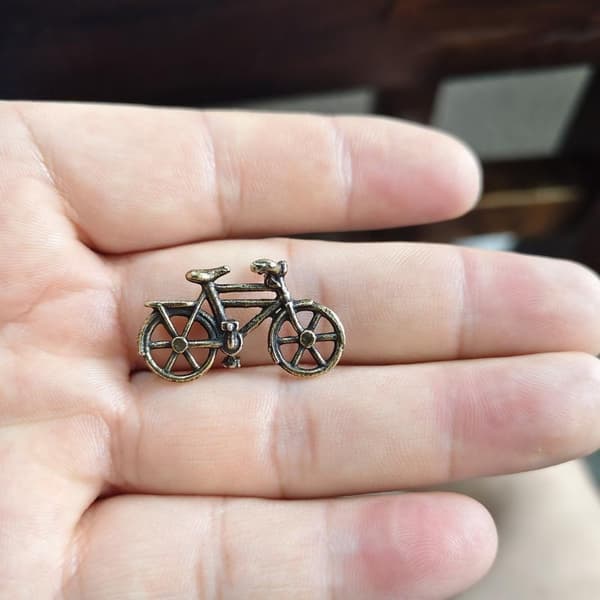 Mini cykelfigur i legering, retro antik finish, udsøgte detaljer