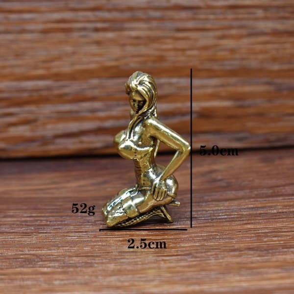 Legering Finish Feminin Statue Udsøgt Håndværk Retro Æstetik A5