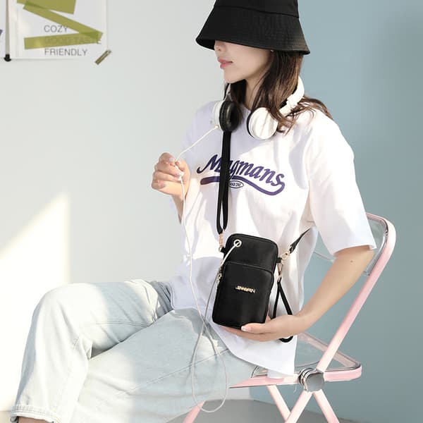 Multifunktionel mobil taske med crossbody rem Sort