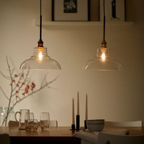 Förpackning med 4 LED-lampor, Edison skruvbas E27, 7W (motsvarande 60W), ej dimbar, varmvit