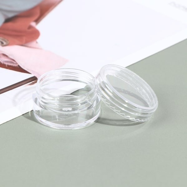 50 st Genomskinliga Små 5g/ml Plastburkar för Kosmetiska Prover
