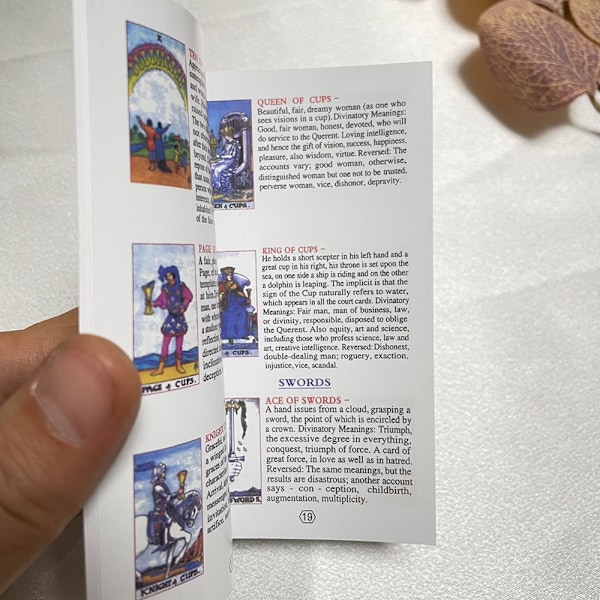 Golden Tarot 12x7cm Engelsk Lek Klassisk för Nybörjare med Färgpappersguidebok Högkvalitativa Inlärningskort Runor Divination