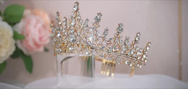 Silver Tiara Pannband Hårsmycke Elegant för Olika Tillfällen silver