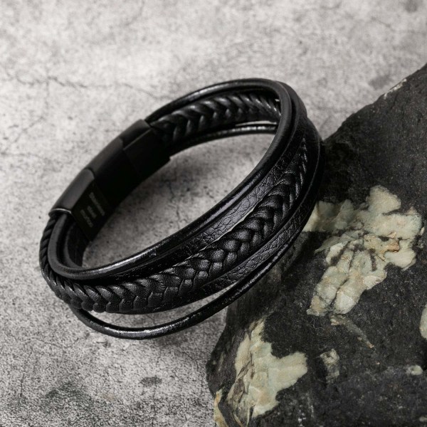 Justerbart läderarmband med svart spänne för män