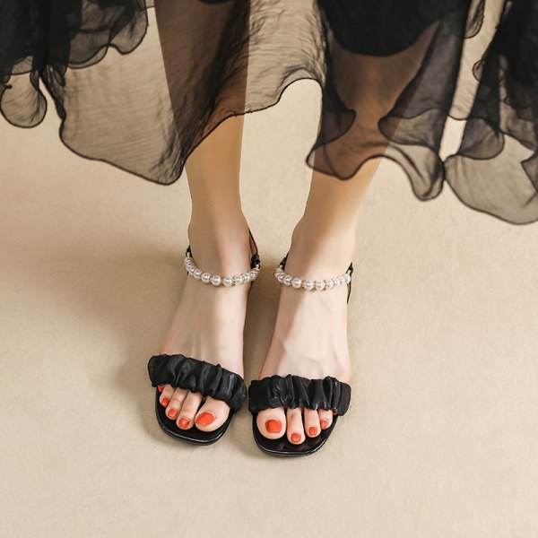 Lågklackade sandaler med pärlor. Enkla sandaler aeb5 | Fyndiq