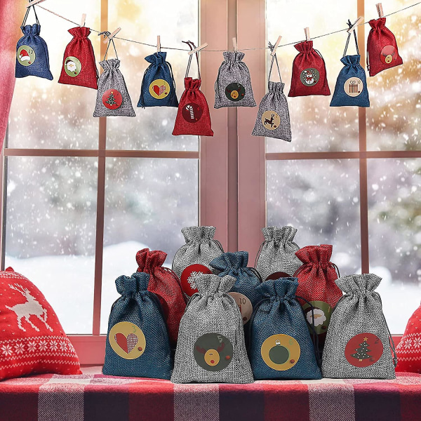 Sett med 24 juleposer med snøring i lin - julegaveposer