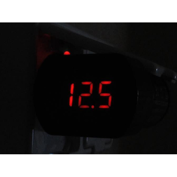 Voltmeter til Bil - Sigarettuttak black
