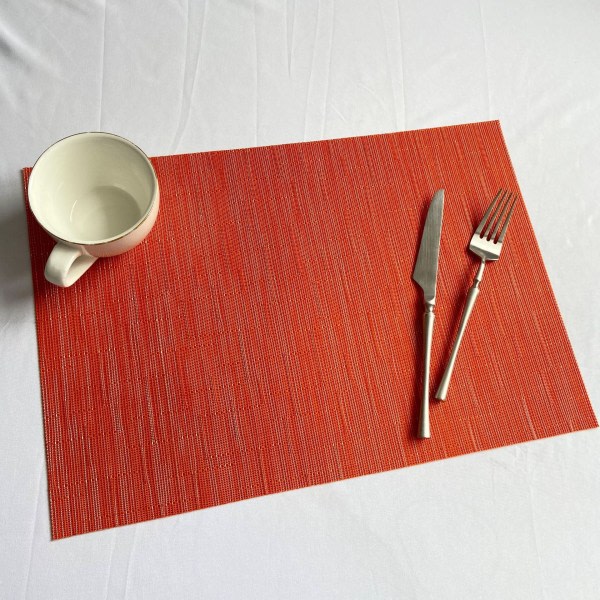 Sett med 6 dekkebrikker, vevde vaskbare dekkebrikker for kjøkken eller spisebord Varmebestandig sklisikker laget av vinyl (30x45 cm) (oransje)
