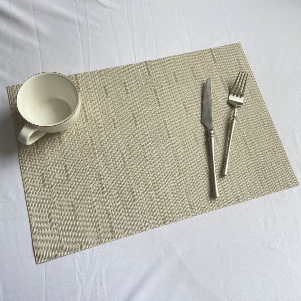 Set med 6 bordstabletter, vävda tvättbara bordstabletter för kök eller matbord Värmebeständig halkfri gjord av vinyl (30x45cm) (beige)