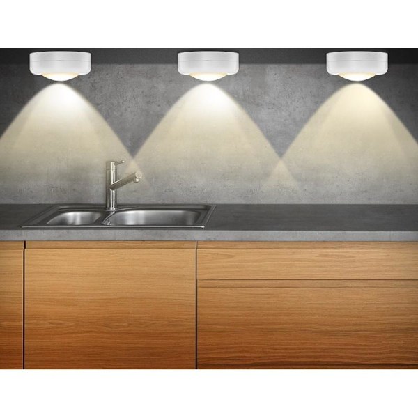 LED-lampor 16 färger LED spotlights paket med 3 LED-valoa 1 kaukosäädin