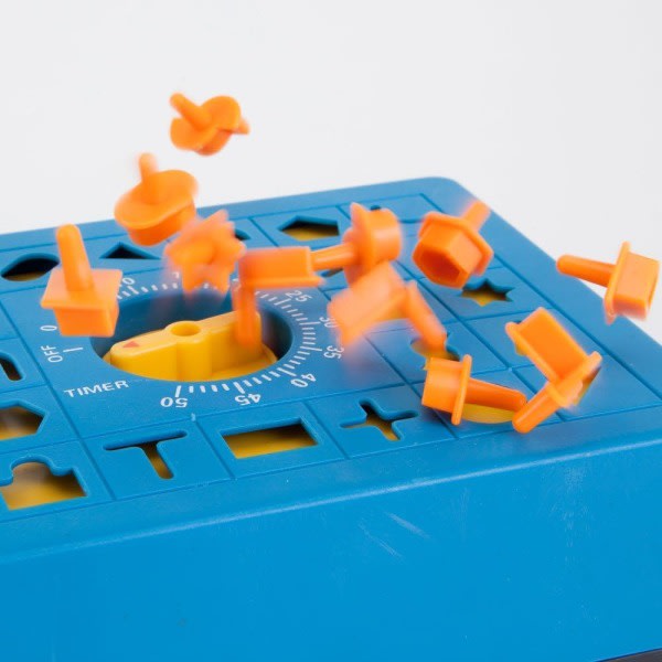 Tidsbegrensning rolig brädspel, lekenhet med timer og popup-bricka - Spelstørrelse 12x12x12,5 cm, blå