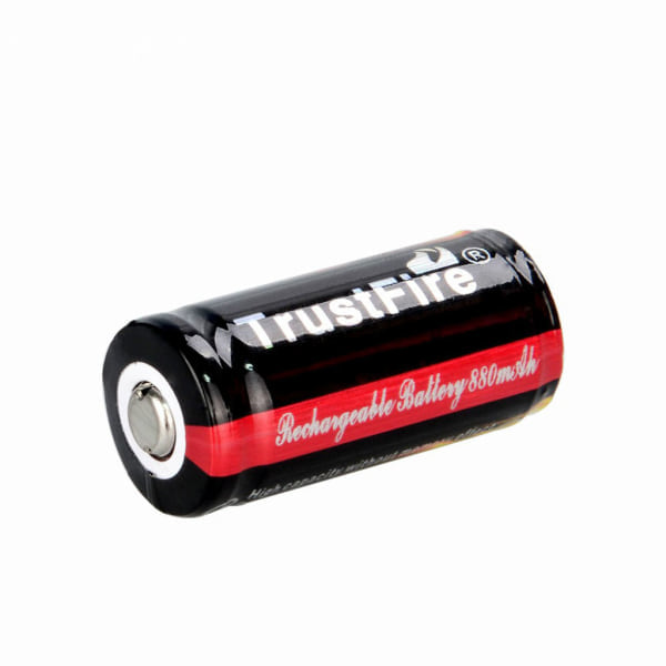 2 st 16340 RCR123A Uppladdningsbart Li-ion Batteri 3.7V 880mAh Bra Kvalitet