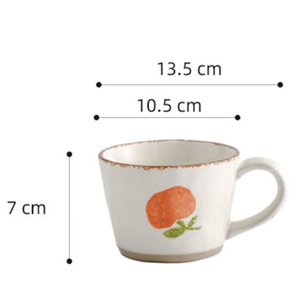 Maaseudun yksinkertainen posliininen kahvimuki kahvalla