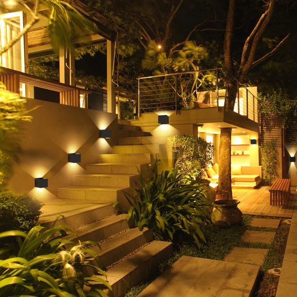 12W utomhus LED-vägglampa 10×10×10cm, med justerbar strålvinkel inomhusbelysningsarmatur Svart för vardagsrum, trädgård, ytterdörr, korridor, 2 st