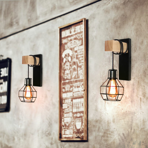 Industriell vegglampe i tre og metall, vegglampe med svart burdesign