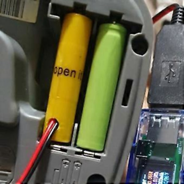 USB - 1,5 V 3 V 4,5 V 6 V 12 V LR6 AM3 AA -valevirtakaapeli, korvaa 1–8 kpl paristoja radiolle, LED-valolle, lelulle, liiketunnistimelle