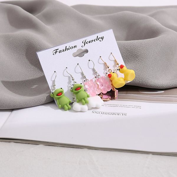 Trendikkäät eläin-sammakko-ankka-riipuskorvakorut pilvet Gummy Bear -riipuskorvakorut korut