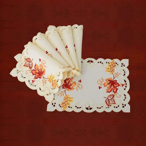 European Style Hollow Placemat In High-End Embroidered