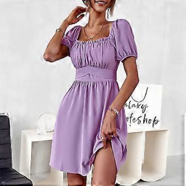 Tyylikäs violetti rypytetty mekko - muodikas solmittava selkä, puffihihat, A-linjainen, neliöpääntie, lyhyt kesämuoti, XL