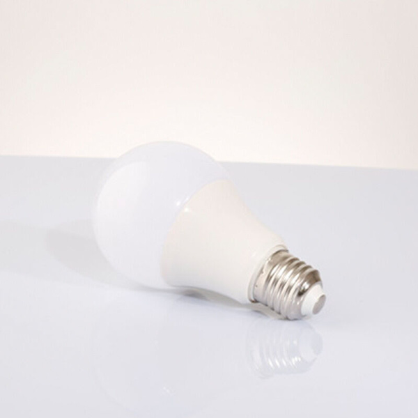 LED E27 Skruepære, 9W (svarer til 60W), Varm Hvid, Dæmpbar - 2-pak [Energiklasse F]