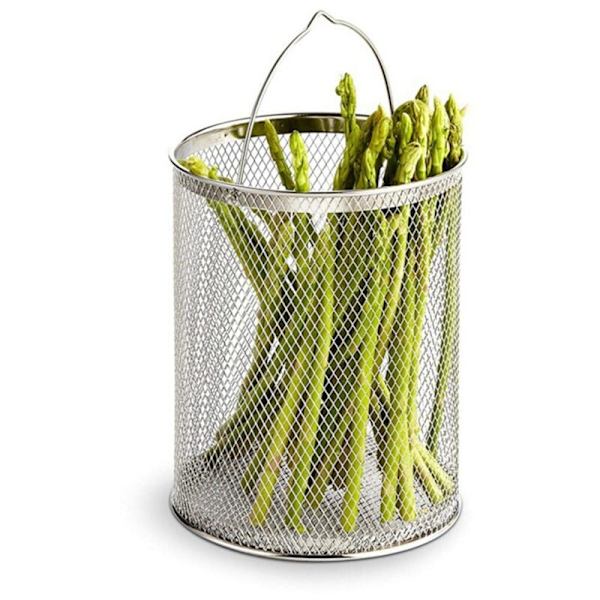 Teräksinen parsa-astia keittosiiviläkorilla parsaa, pastaa ja ranskalaisia varten