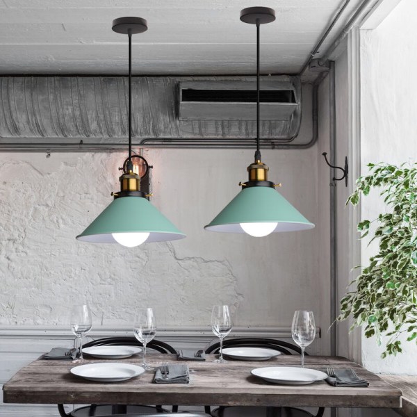 Vintage industriell pendellampe i metall, hengende taklampe, grønn lysekrone, 2 stk.