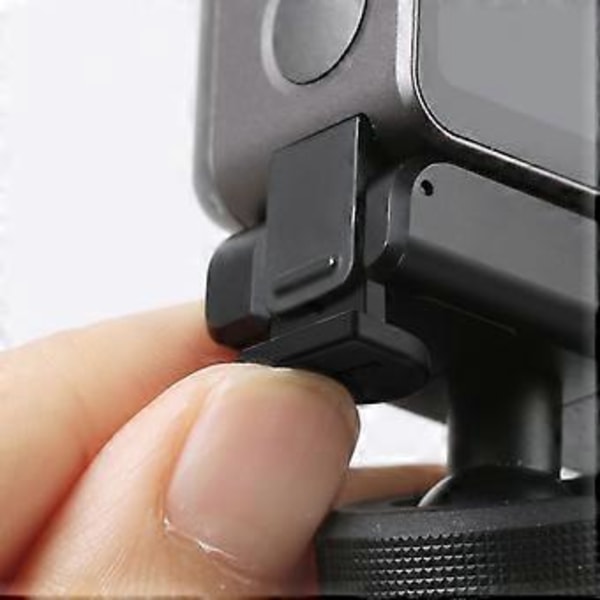Dji Action 2 pudotuksen- ja naarmuuntumisen estävä silikoninen lukitussuojus, joka estää irtoamisen ja tekee Dji Action 2 -urheilukameran käytöstä turvallisempaa, urheilukameratarvikkeet