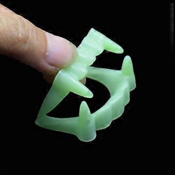 5 st Halloween Löständer Simulerade Självlysande Plast Halloween Vampyrer Falska Tänder För Maskerad