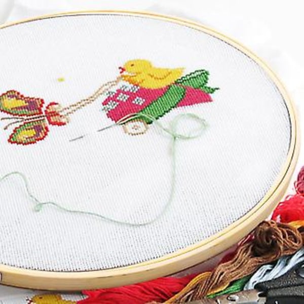 16 kappaleen kirjontakehäsarja, 4 kokoa, 4 tuumaa, 5,1 tuumaa, 6,7 tuumaa ja 8 tuumaa ristikehä DIY-taideaskarteluun