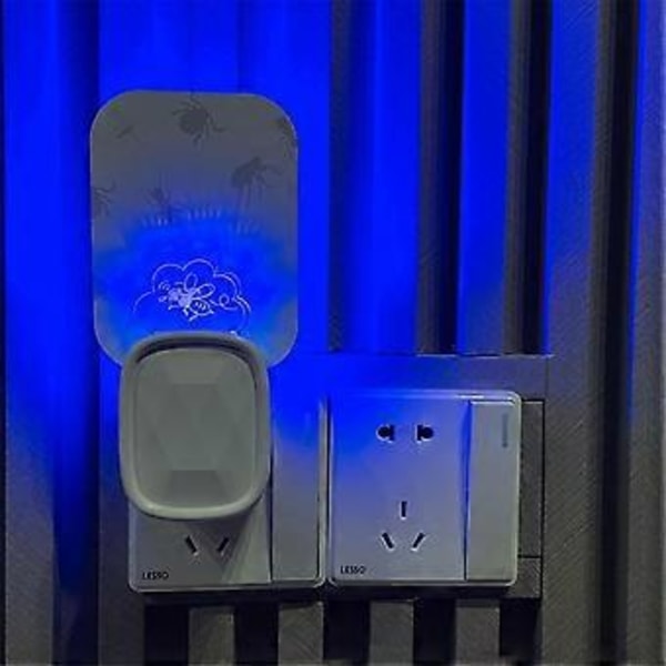 Gnat Trap Innendørs Flygende Insektfelle Bug Catcher Plugg inn Nattlys Bug Catcher med 5 Sticky Bug Trap Boards EU-plugg