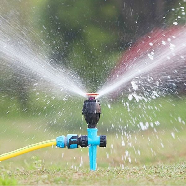 Kiertävä kolmijalka sprinkler 360 asteen automaattinen kierto suurelle nurmialueelle