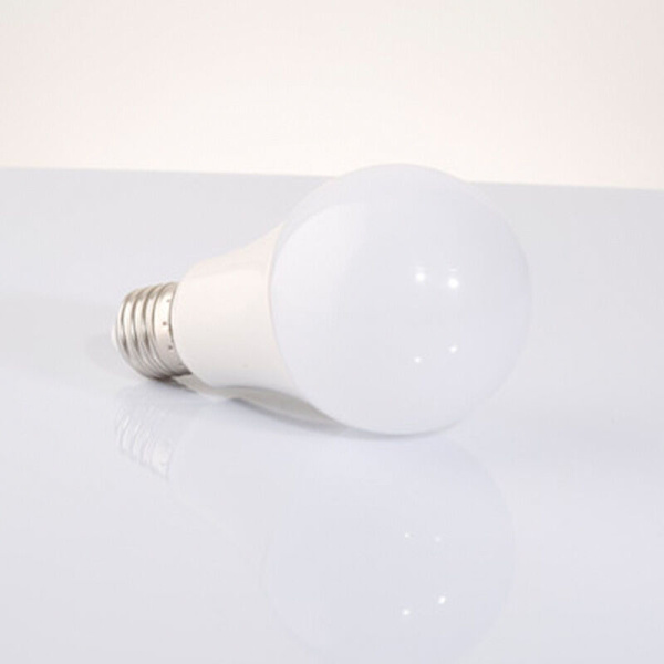 LED E27 Skruepære, 9W (svarer til 60W), Varm Hvid, Dæmpbar - 2-pak [Energiklasse F]