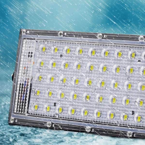 Erittäin kirkas 100 W:n LED-valonheitin 10 000 lumenia 120° sädekulma, viileä valkoinen valo, IP66 vedenpitävä, 220-240 V