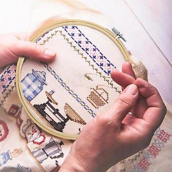 16 kappaleen kirjontakehäsarja, 4 kokoa, 4 tuumaa, 5,1 tuumaa, 6,7 tuumaa ja 8 tuumaa ristikehä DIY-taideaskarteluun